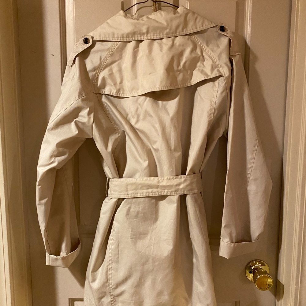 Woman’s Jacket - Picture 3 of 4